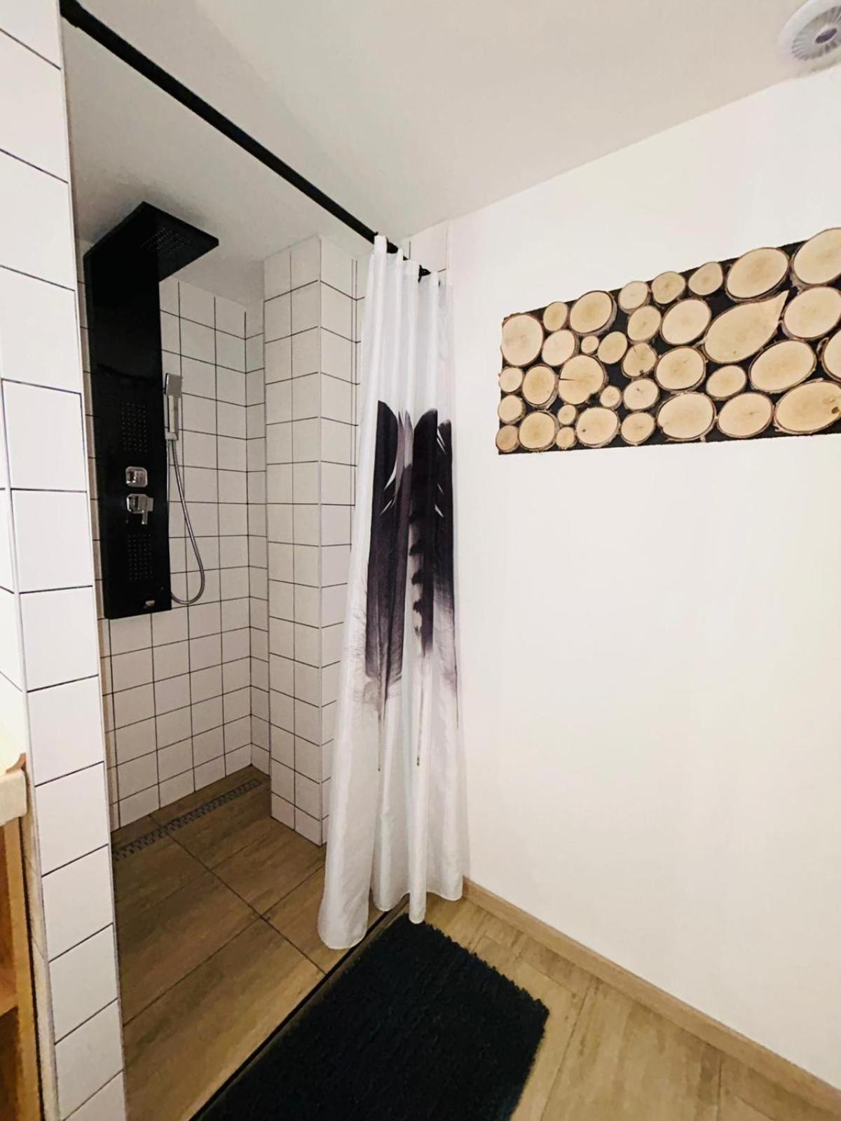 Apartman Kunst โกเชนอฟ ภายนอก รูปภาพ